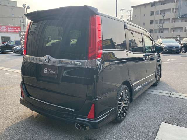 トヨタ ヴォクシー ２．０ ＺＳ 煌ＩＩ R1年 (近畿) 99