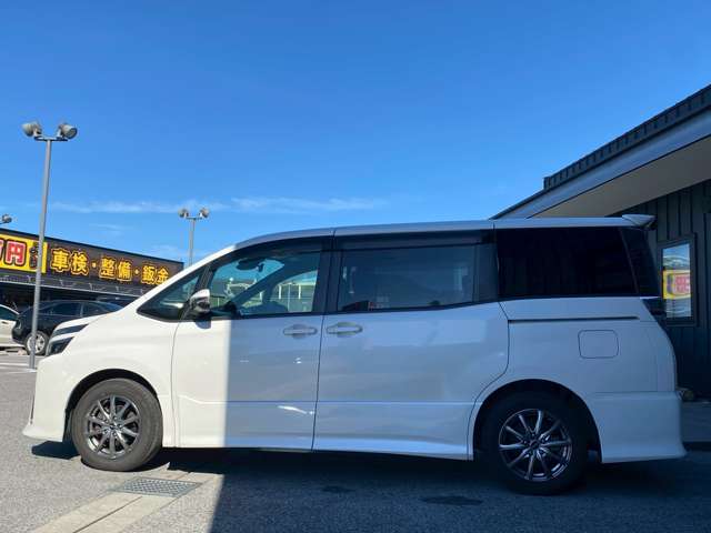 トヨタ ヴォクシー ２．０ ＺＳ H29年 (近畿) 99