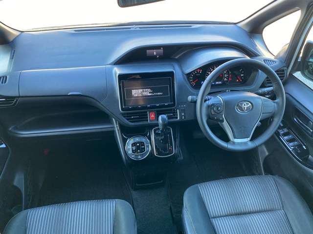 トヨタ ヴォクシー ２．０ ＺＳ H29年 (近畿) 99