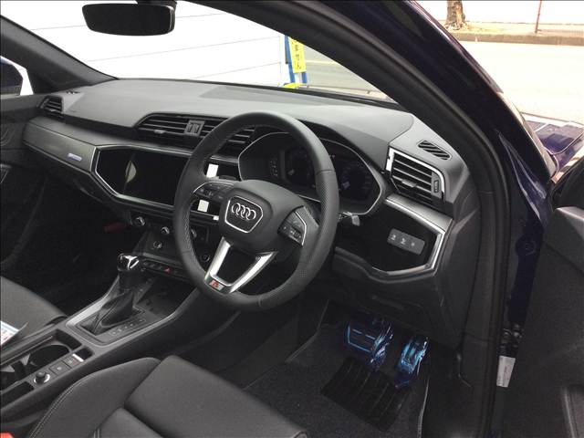 アウディ Ｑ３　スポーツバック ３５　ＴＦＳＩ　Ｓライン R7年 (関東) 99