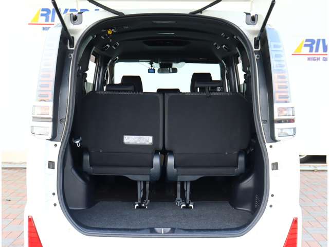 トヨタ ヴォクシー ２．０ ＺＳ H30年 (関東) 99