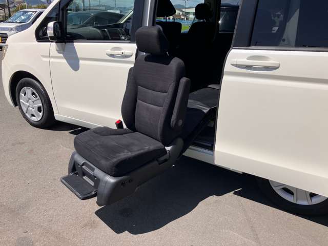 ホンダ ステップワゴン ２．０ Ｇ サイドリフトアップシート車 H23年 (東海) 99