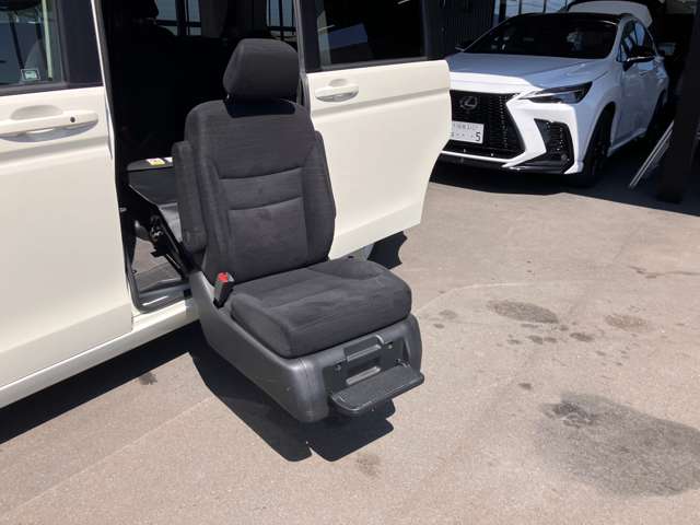 ホンダ ステップワゴン ２．０ Ｇ サイドリフトアップシート車 H23年 (東海) 99
