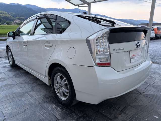 トヨタ プリウス １．８ Ｓ ＬＥＤエディション H23年 (近畿) 99