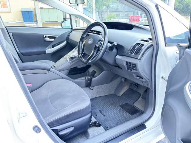 トヨタ プリウス １．８ Ｓ ＬＥＤエディション H23年 (近畿) 99