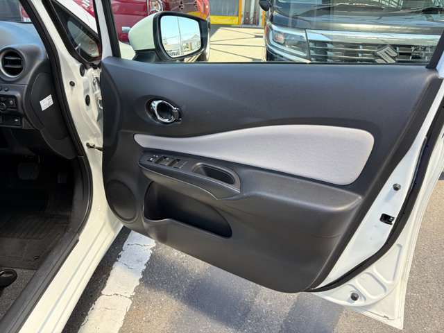 日産 ノート １．２ Ｅ－ＰＯＷＥＲ Ｘ H30年 (関東) 99
