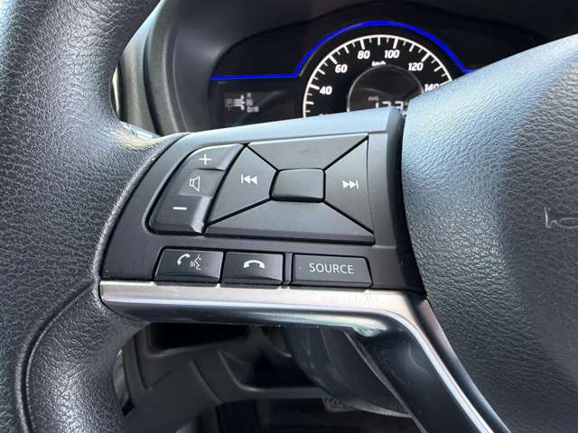 日産 ノート １．２ Ｅ－ＰＯＷＥＲ Ｘ H30年 (関東) 99