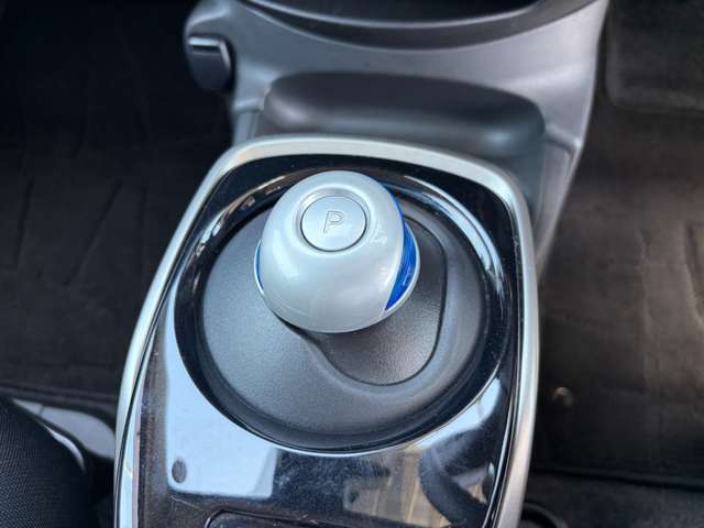 日産 ノート １．２ Ｅ－ＰＯＷＥＲ Ｘ H30年 (関東) 99
