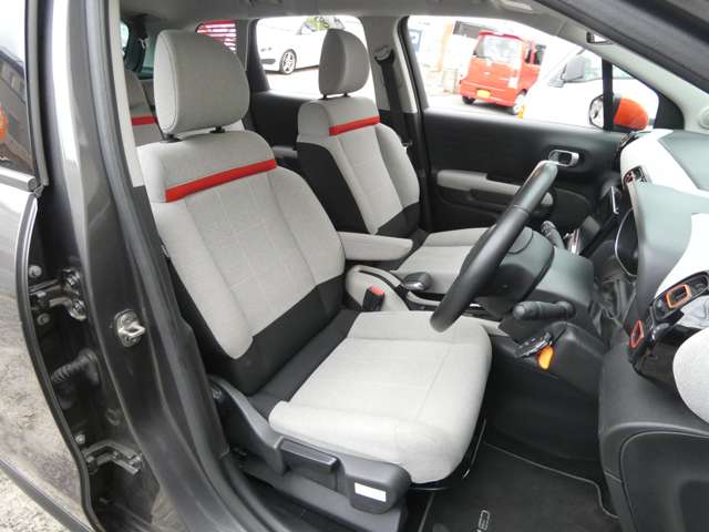 シトロエン Ｃ３　エアクロス　ＳＵＶ シャイン R1年 (関東) 99