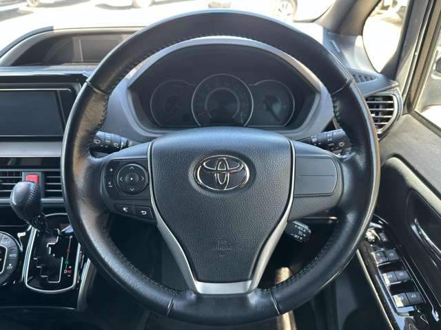トヨタ ヴォクシー ２．０ ＺＳ 煌ＩＩ R1年 (関東) 99