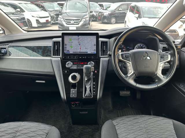 三菱 デリカ　Ｄ：５ アーバンギア ２．２ Ｇ パワーパッケージ ディーゼルターボ ４ＷＤ R1年 (関東) 99