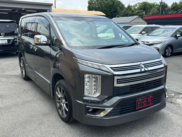三菱 デリカ　Ｄ：５ アーバンギア ２．２ Ｇ パワーパッケージ ディーゼルターボ ４ＷＤ R1年 (関東) 99