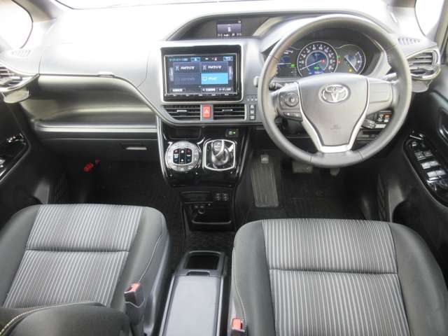 トヨタ ヴォクシー １．８ ハイブリッド ＺＳ H30年 (関東) 99