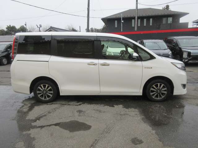 トヨタ エスクァイア　ハイブリッド １．８ ハイブリッド ＸＩ H29年 (関東) 99