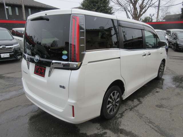トヨタ エスクァイア　ハイブリッド １．８ ハイブリッド ＸＩ H29年 (関東) 99