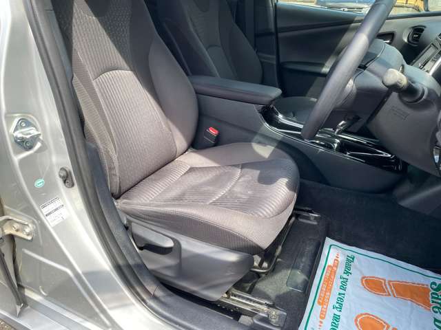 トヨタ プリウス １．８ Ｓ セーフティ プラス H29年 (甲信越・北陸) 99