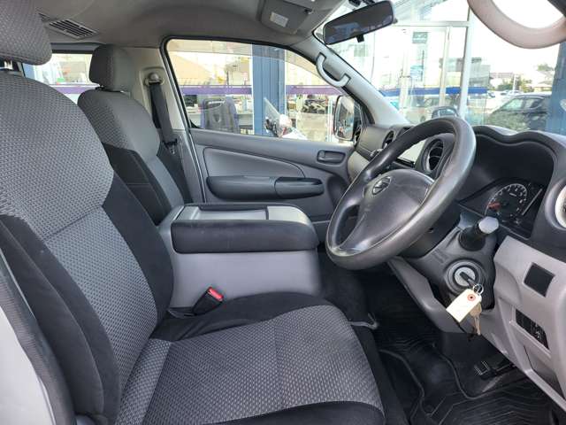 日産 ＮＶ３５０キャラバン　ワゴン ２．５ ＤＸ ロングボディ 低床 H27年 (関東) 99