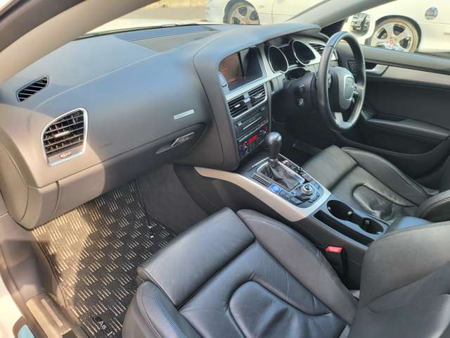 アウディ Ａ５　スポーツバック ２．０ ＴＦＳＩ クワトロ ４ＷＤ H23年 (関東) 99