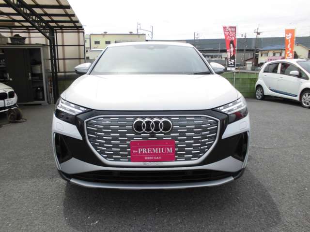 アウディ Ｑ４　ｅ−トロン　スポーツバック ４０　Ｓライン R5年 (近畿) 99