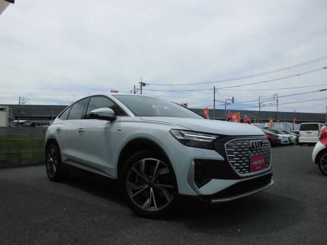アウディ Ｑ４　ｅ−トロン　スポーツバック ４０　Ｓライン R5年 (近畿) 99