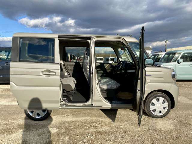 スズキ スペーシア ６６０ ハイブリッド Ｇ ４ＷＤ R7年 (北海道) 99