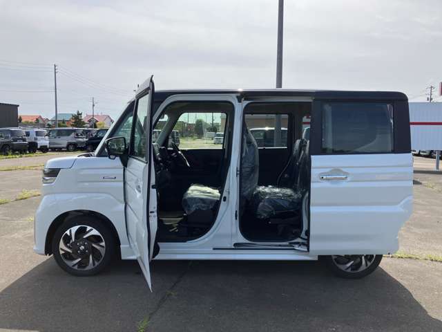 スズキ スペーシア　ギア ６６０ カスタム ハイブリッド ＸＳターボ ４ＷＤ R6年 (北海道) 99