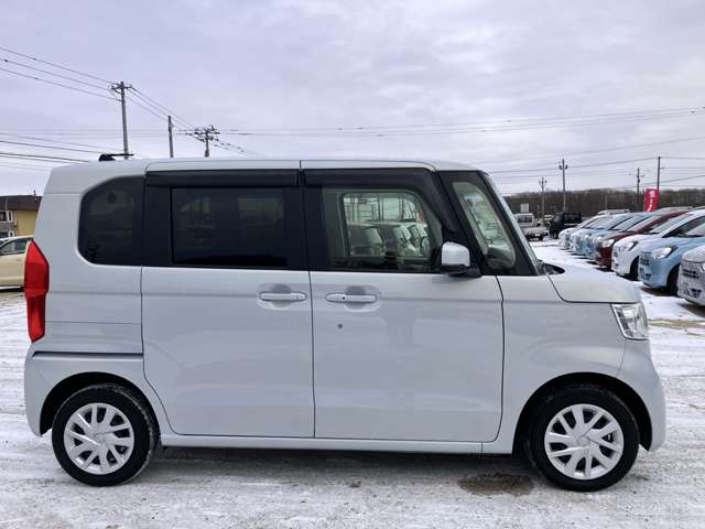 ホンダ Ｎ　ＢＯＸ カスタム ６６０ Ｌ ４ＷＤ R3年 (北海道) 99