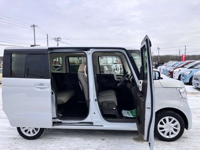 ホンダ Ｎ　ＢＯＸ カスタム ６６０ Ｌ ４ＷＤ R3年 (北海道) 99