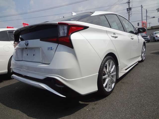 トヨタ プリウス １．８ Ｓ セーフティ プラスＩＩ R4年 (九州・沖縄) 99
