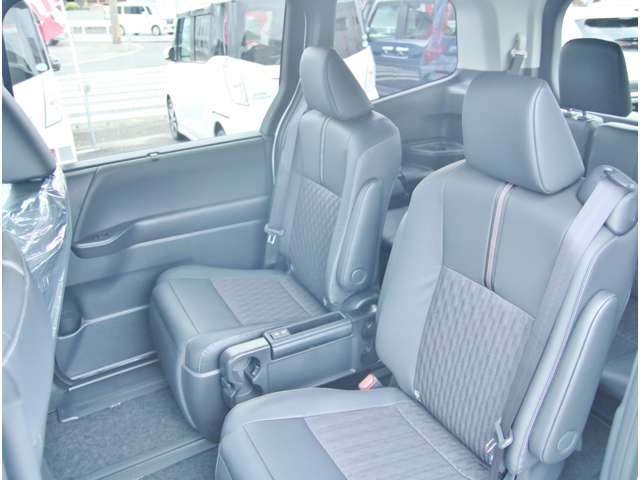 トヨタ ノア ２．０ Ｚ R7年 (九州・沖縄) 99