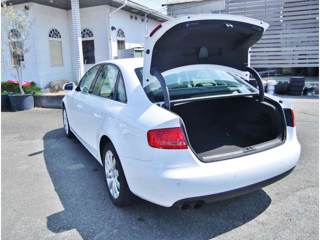 アウディ Ａ４ ２．０ ＴＦＳＩ クワトロ ４ＷＤ H22年 (九州・沖縄) 99