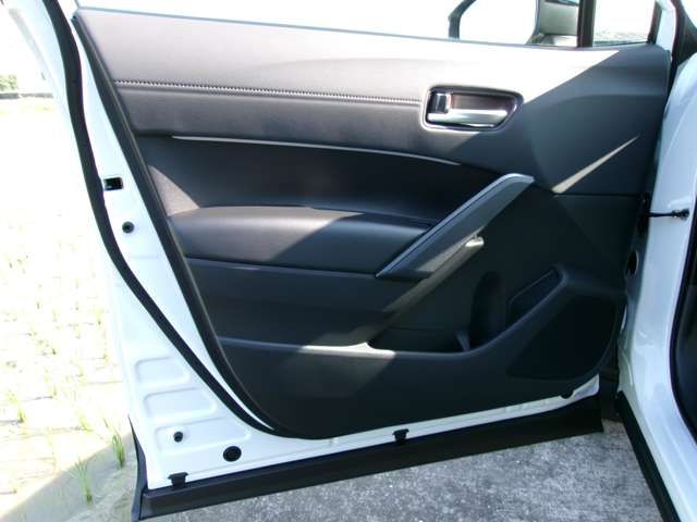 トヨタ カローラクロス　ハイブリッド １．８ ハイブリッド Ｚ R8年 (近畿) 99