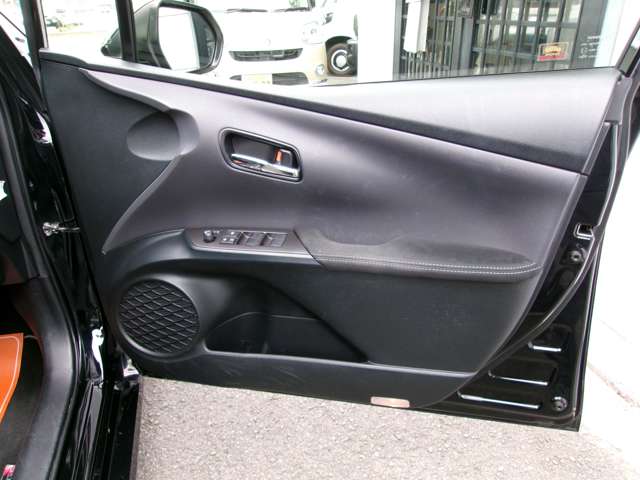 トヨタ プリウスＰＨＶ １．８ Ｓ ＧＲ スポーツ R3年 (近畿) 99