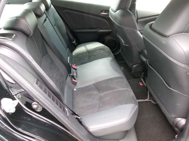 トヨタ プリウスＰＨＶ １．８ Ｓ ＧＲ スポーツ R3年 (近畿) 99