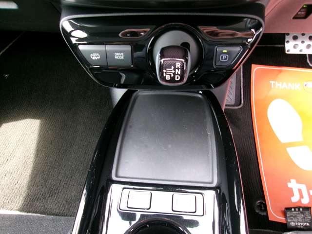 トヨタ プリウスＰＨＶ １．８ Ｓ ＧＲ スポーツ R3年 (近畿) 99