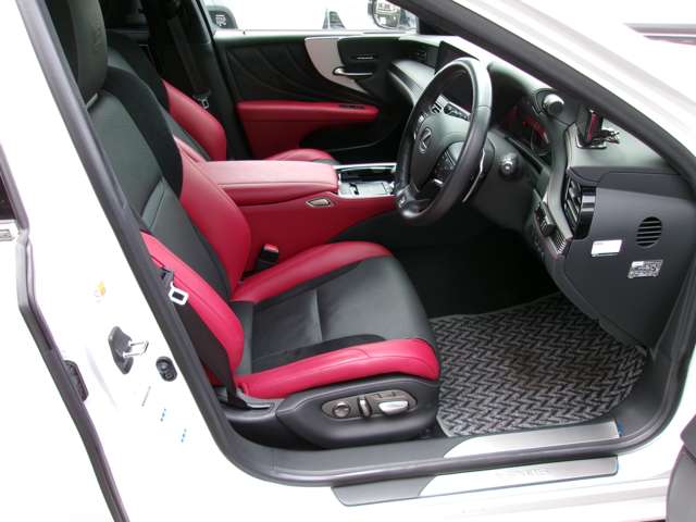 レクサス ＬＳ５００ ５００ Ｆスポーツ ４ＷＤ R2年 (近畿) 99