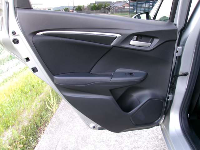 ホンダ フィット １．３ １３Ｇ Ｌパッケージ H26年 (近畿) 99