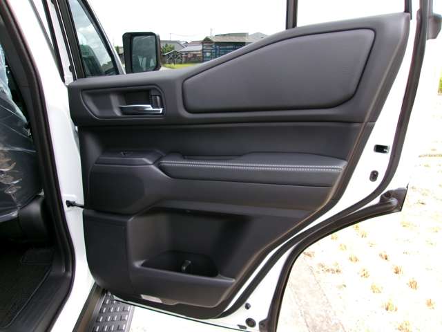 トヨタ ランドクルーザー２５０ ２．７ ＶＸ ４ＷＤ R7年 (近畿) 99