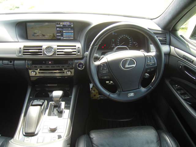 レクサス ＬＳハイブリッド ６００Ｈ Ｆスポーツ ４ＷＤ H26年 (近畿) 99