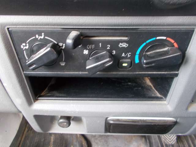三菱 ミニキャブトラック ６６０ Ｖタイプ ４ＷＤ H25年 (近畿) 99
