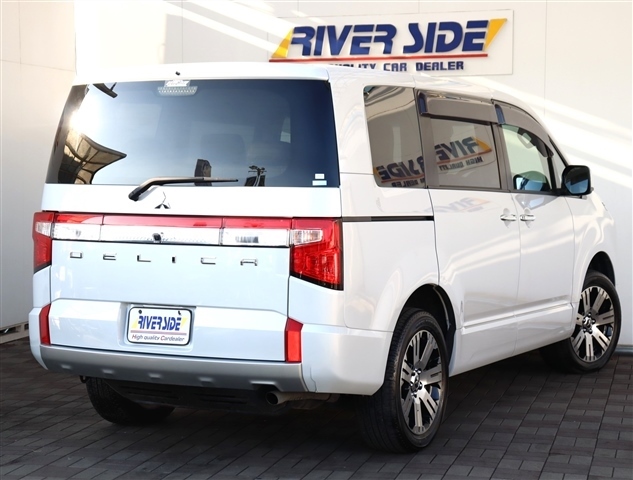 三菱 デリカ　Ｄ：５ ２．２ Ｐ ディーゼルターボ ４ＷＤ R6年 (関東) 99