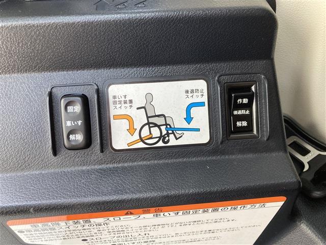 トヨタ シエンタ １．５ Ｘ ウェルキャブ 車イス仕様車 タイプＩ 助手席側セカンドシート付 H27年 (東海) 99