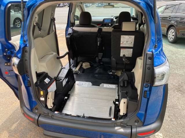 トヨタ シエンタ １．５ Ｘ ウェルキャブ 車イス仕様車 タイプＩ 助手席側セカンドシート付 H27年 (東海) 99