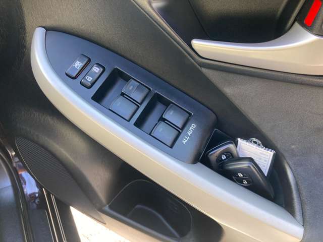 トヨタ プリウス １．８ Ｓ H24年 (東海) 99