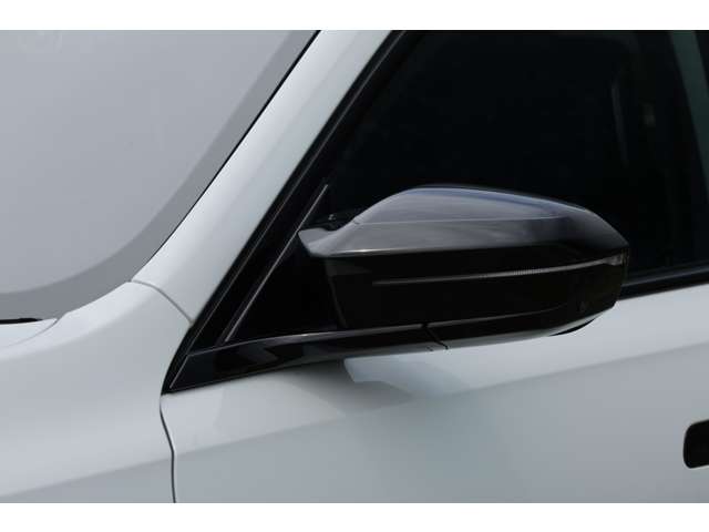 ＢＭＷ ｉ７ Ｍ７０ Ｘドライブ ４ＷＤ R6年 (東海) 99