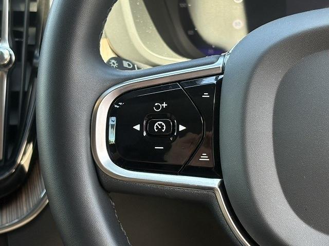 ボルボ ＸＣ６０ アルティメット Ｂ５ ＡＷＤ ４ＷＤ R5年 (近畿) 99
