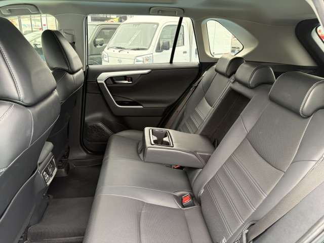 トヨタ ＲＡＶ４ ２．５ ハイブリッド Ｇ Ｅ－ＦＯＵＲ ４ＷＤ R4年 (甲信越・北陸) 99