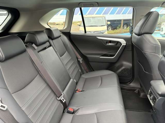 トヨタ ＲＡＶ４ ２．５ ハイブリッド Ｇ Ｅ－ＦＯＵＲ ４ＷＤ R4年 (甲信越・北陸) 99