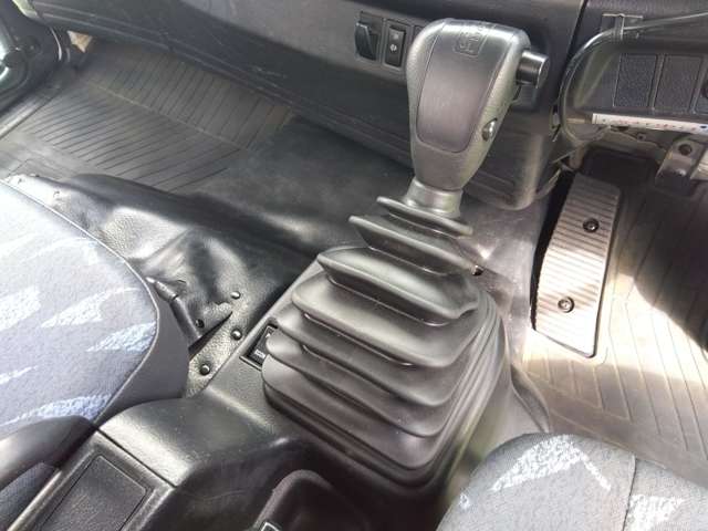 日野自動車 レンジャー ５．１Ｄ H27年 (関東) 99