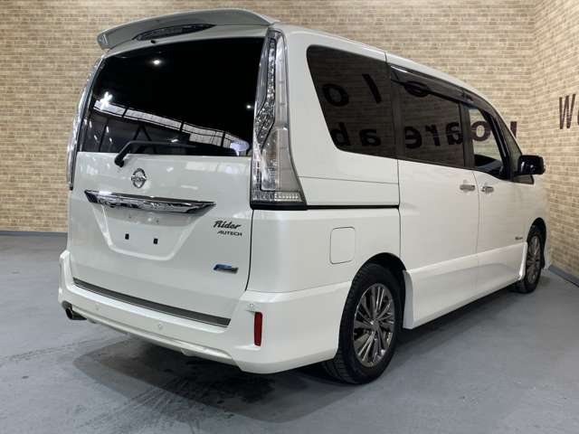 日産 セレナ ２．０ ライダー ブラックラインＺＺ Ｓ－ＨＹＢＲＩＤ H26年 (近畿) 99